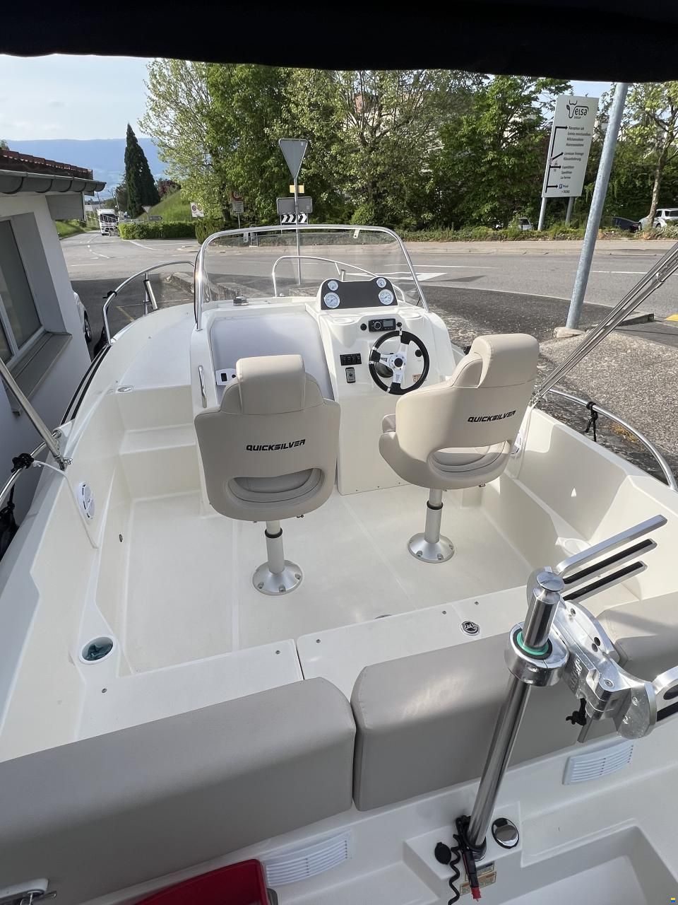 Quicksilver Activ 605