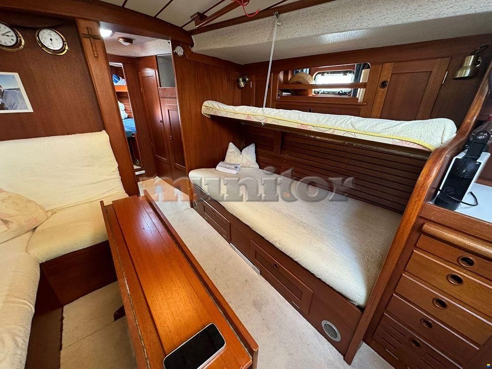 Hallberg-Rassy 38