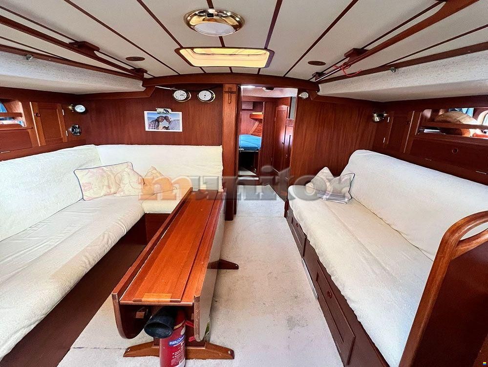 Hallberg-Rassy 38
