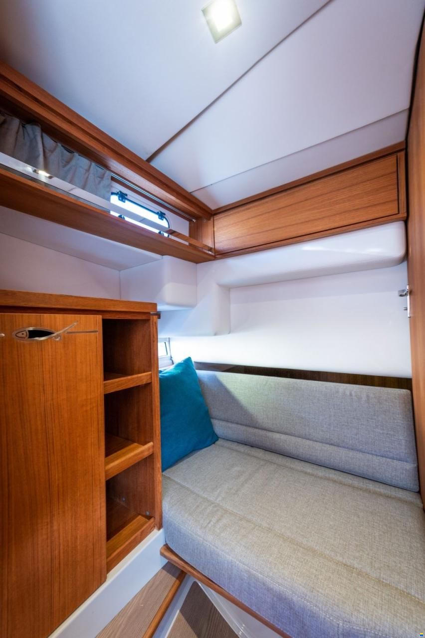 Rh&eacute;a 34 Trawler