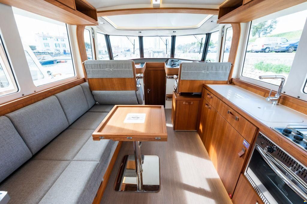Rh&eacute;a 34 Trawler