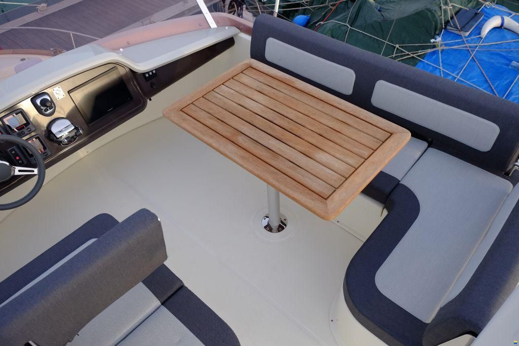 Rh&eacute;a 34 Trawler