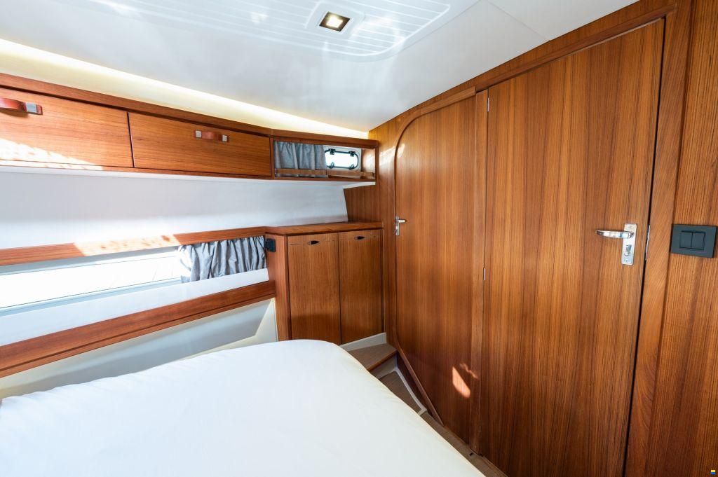 Rh&eacute;a 34 Trawler