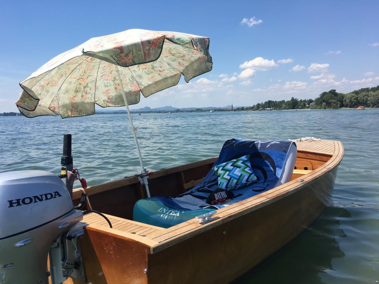 Holzboot in Weidlingsform-Matter Bootbau