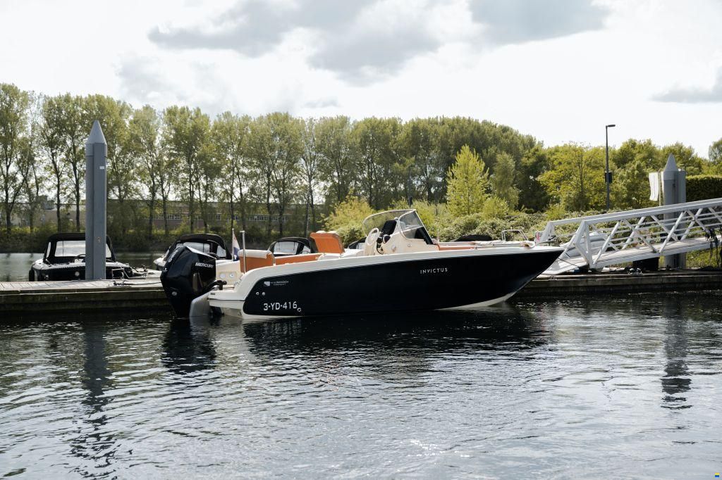 Invictus 240 fx