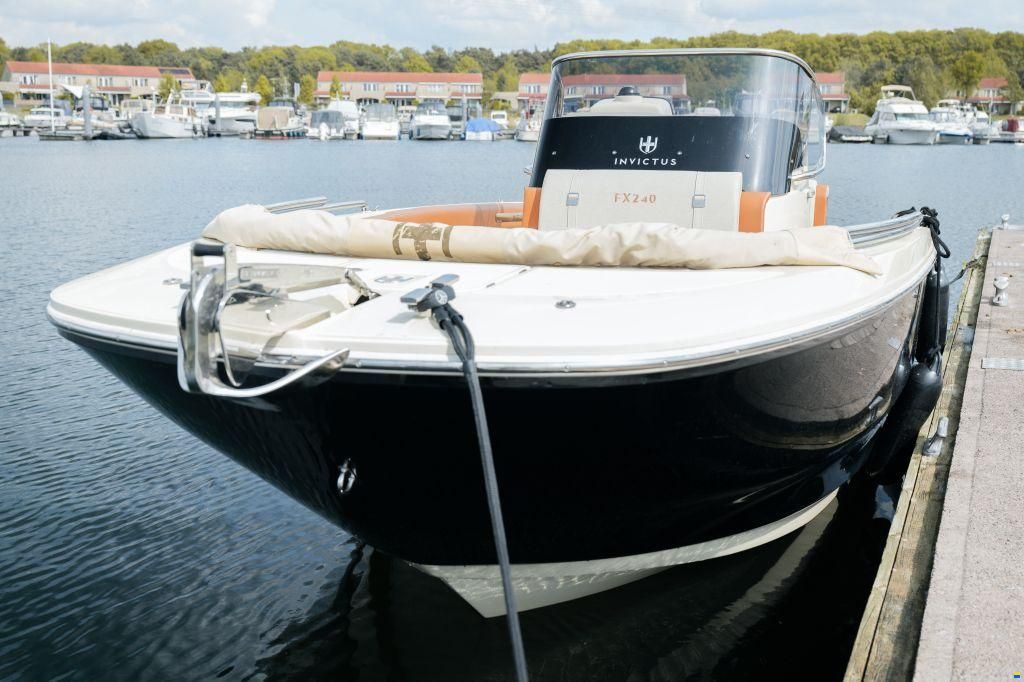 Invictus 240 fx