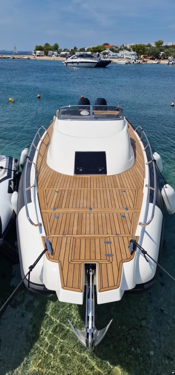 Nuova Jolly Prince 33 Sport Cabin