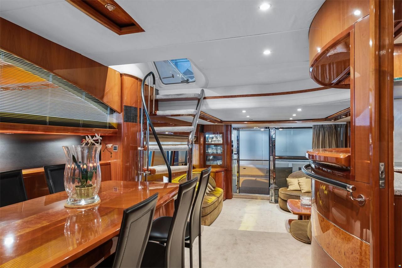 Princess 23M