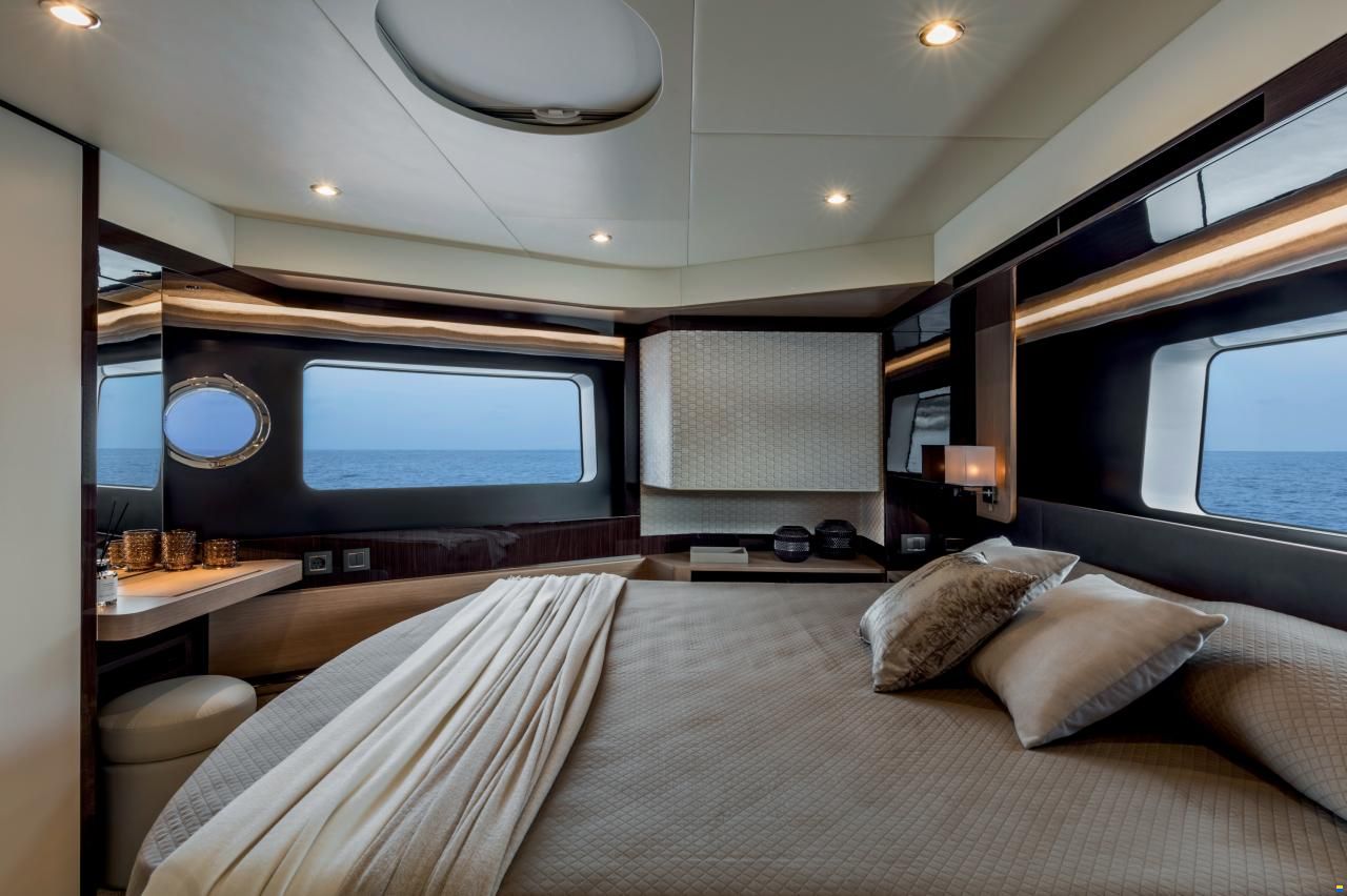 Absolute Navetta 48