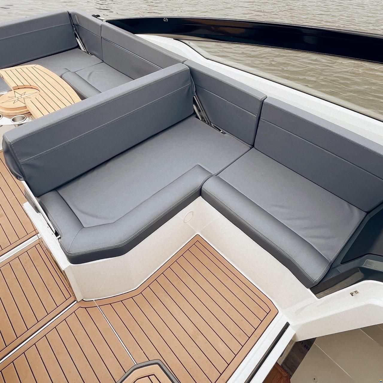 Parker 800 Cruiser