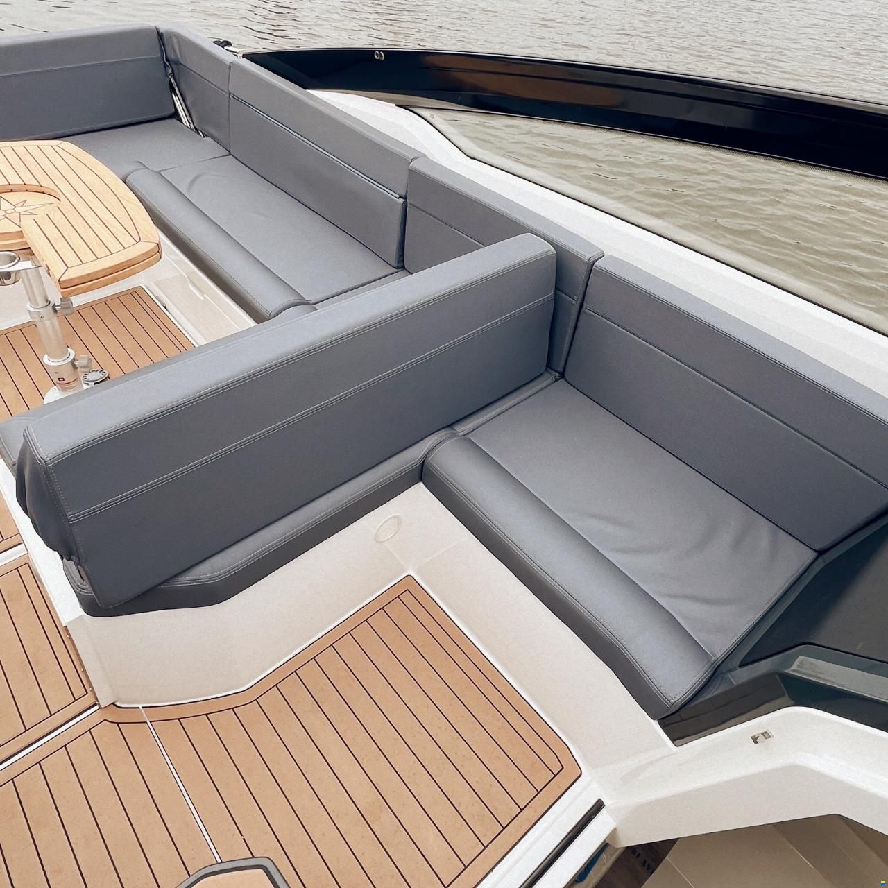 Parker 800 Cruiser