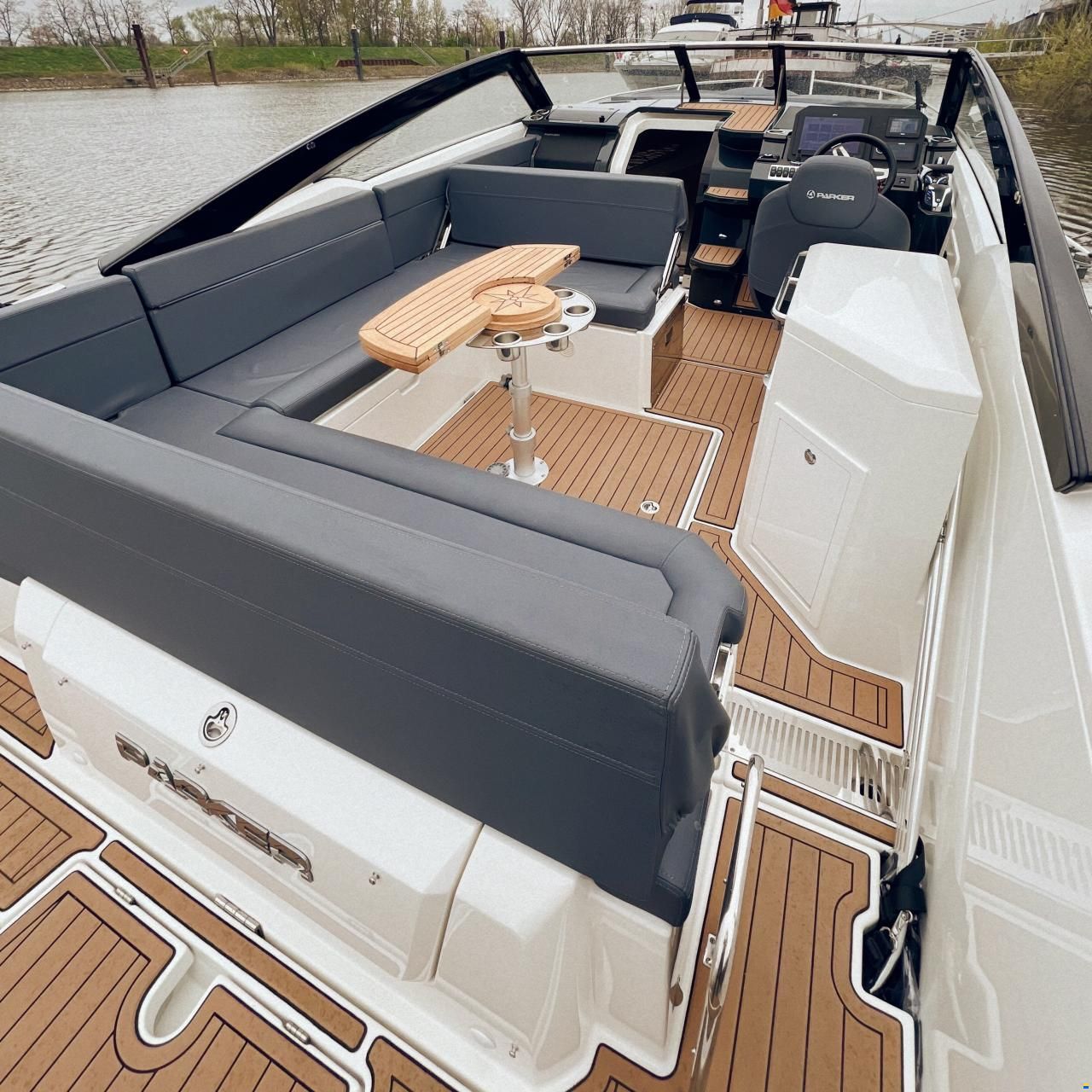 Parker 800 Cruiser