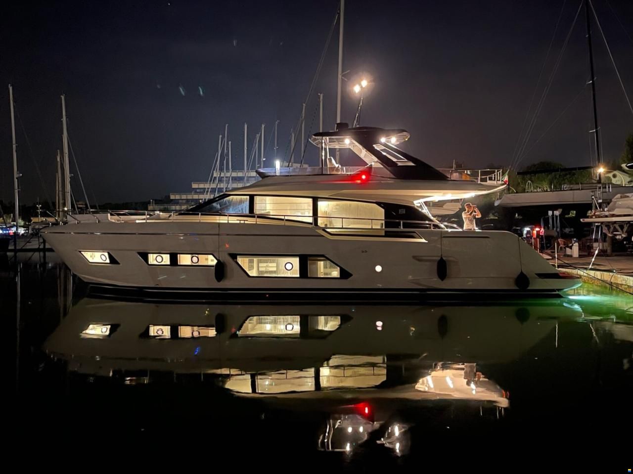 Ferretti 670