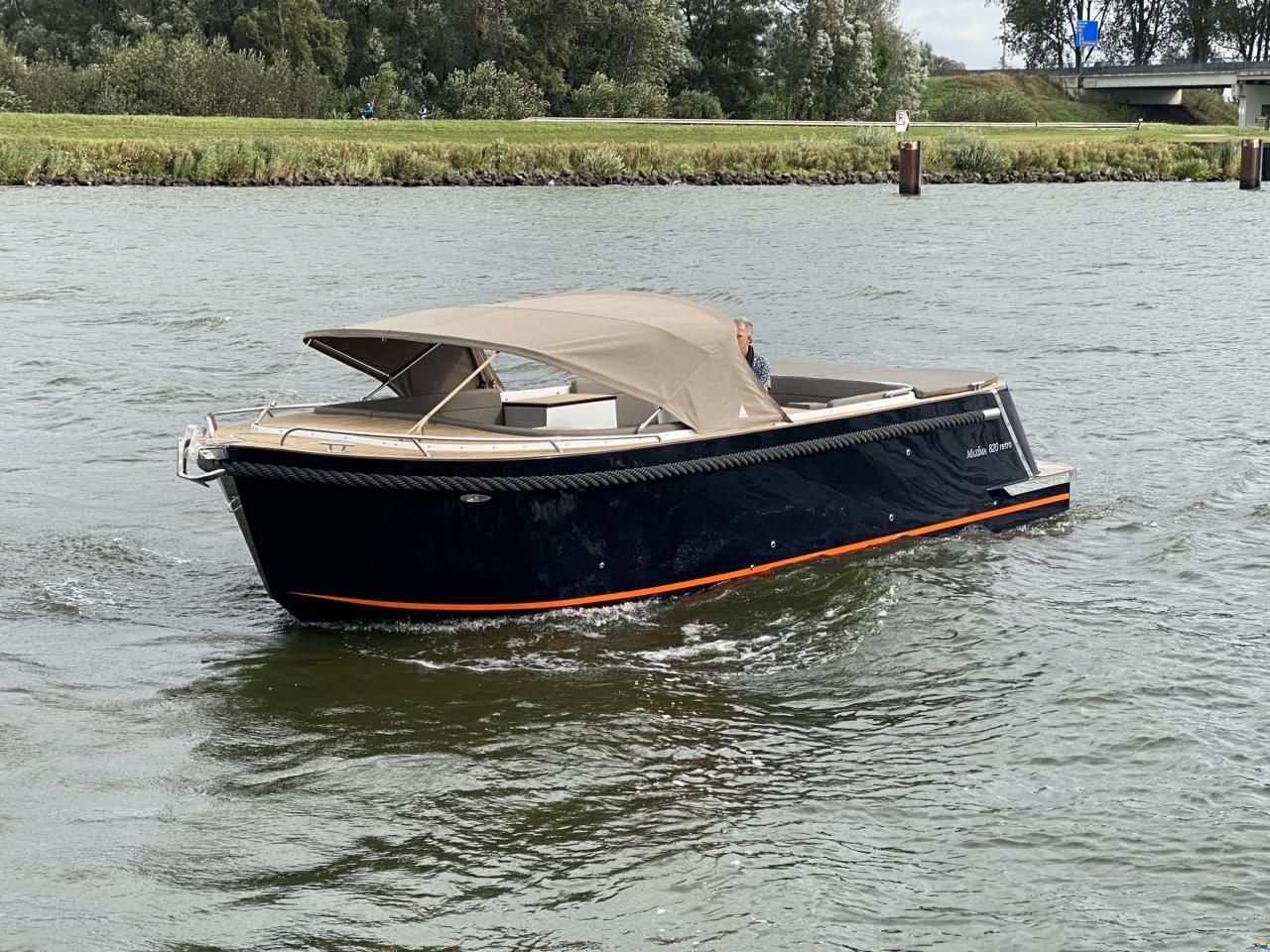 Maxima 820 Retro