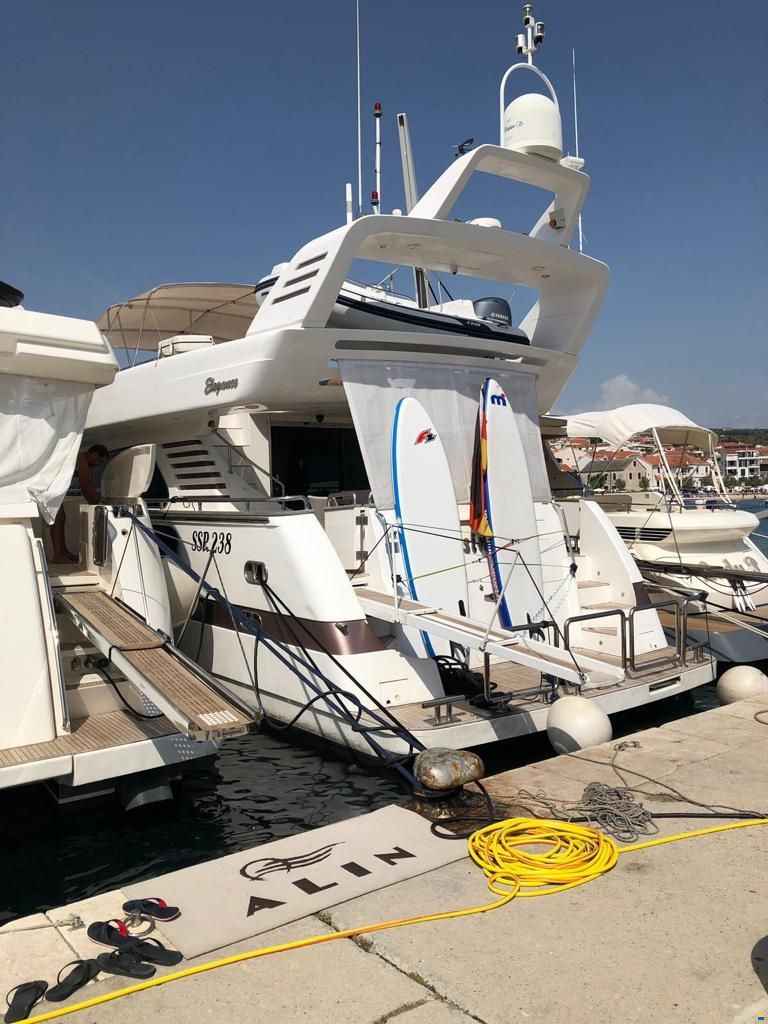 Elegance 76