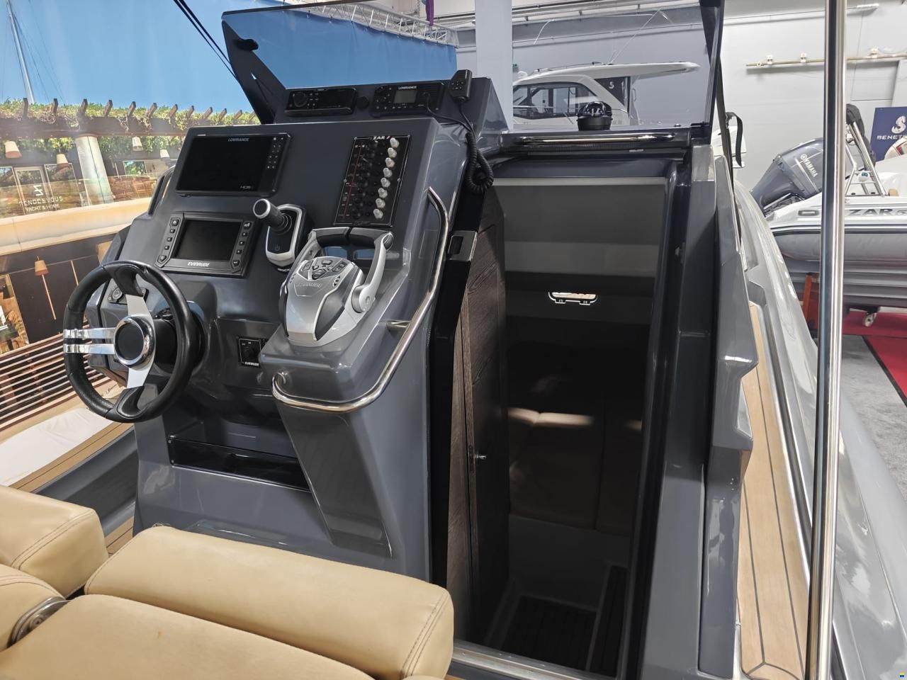 ZAR Formenti ZAR 95SL mit 2x300 Evinrude