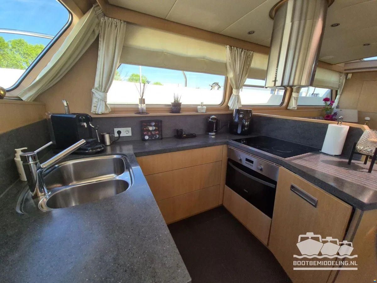Euroship 1900 Pilothouse
