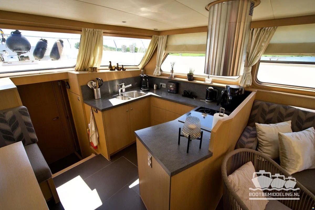 Euroship 1900 Pilothouse