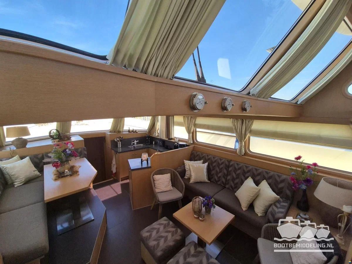 Euroship 1900 Pilothouse