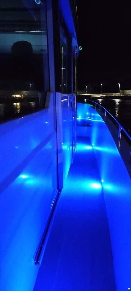 Axopar 37 Cabin