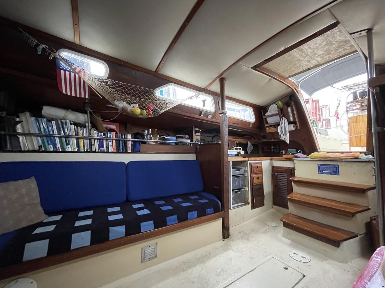 Islander 36 Tall rig