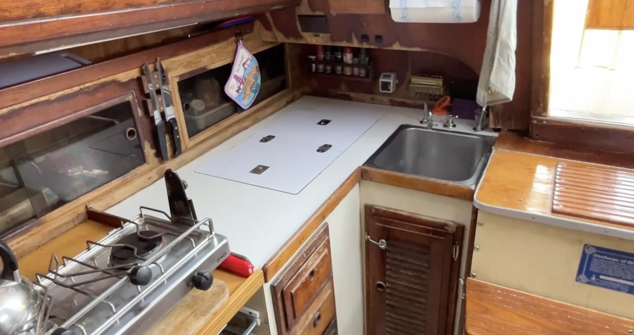 Islander 36 Tall rig