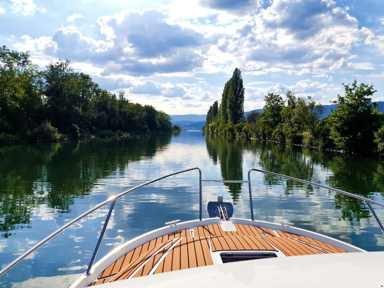 Beneteau Antares 880