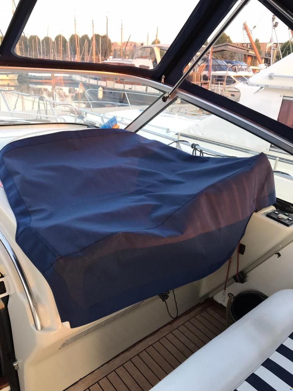 Sealine S37