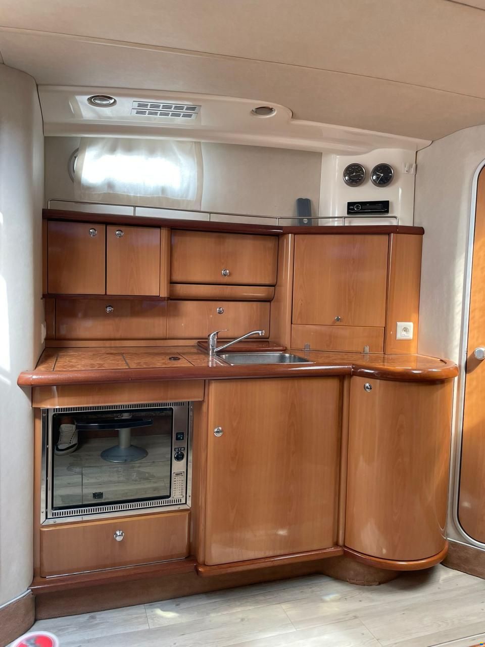 Sealine S37