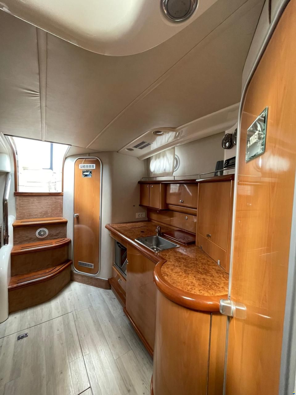 Sealine S37