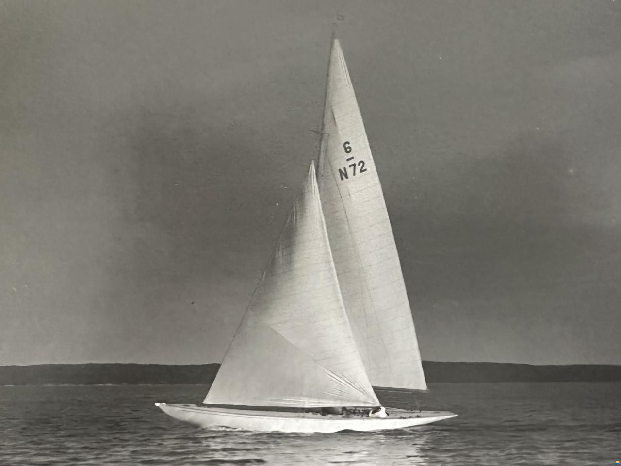 Anker & Jensen 6mR yacht Noreg IV
