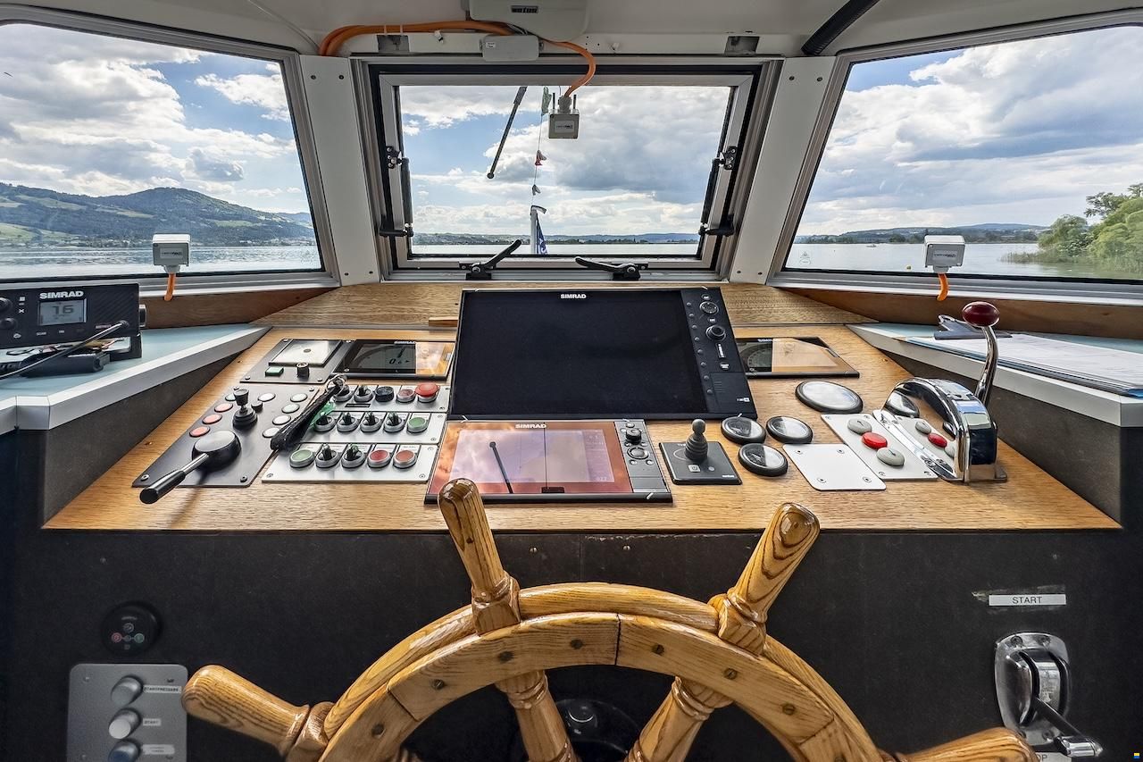 Portier Fahrgastschiff mit Bootplatz