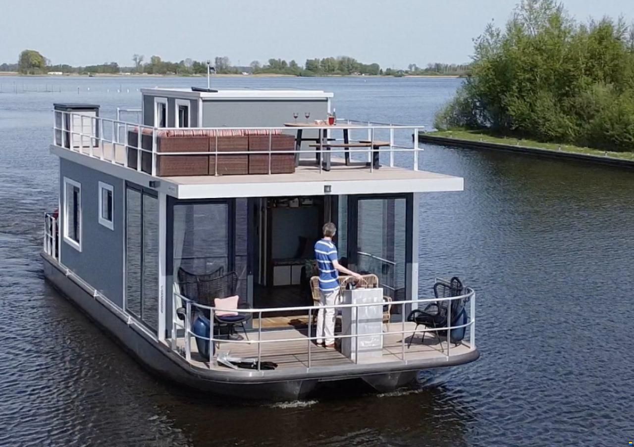 DL-Boats Houseboat