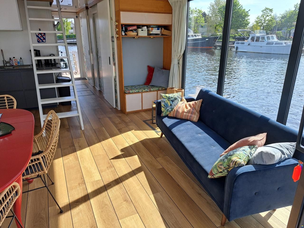 DL-Boats Houseboat