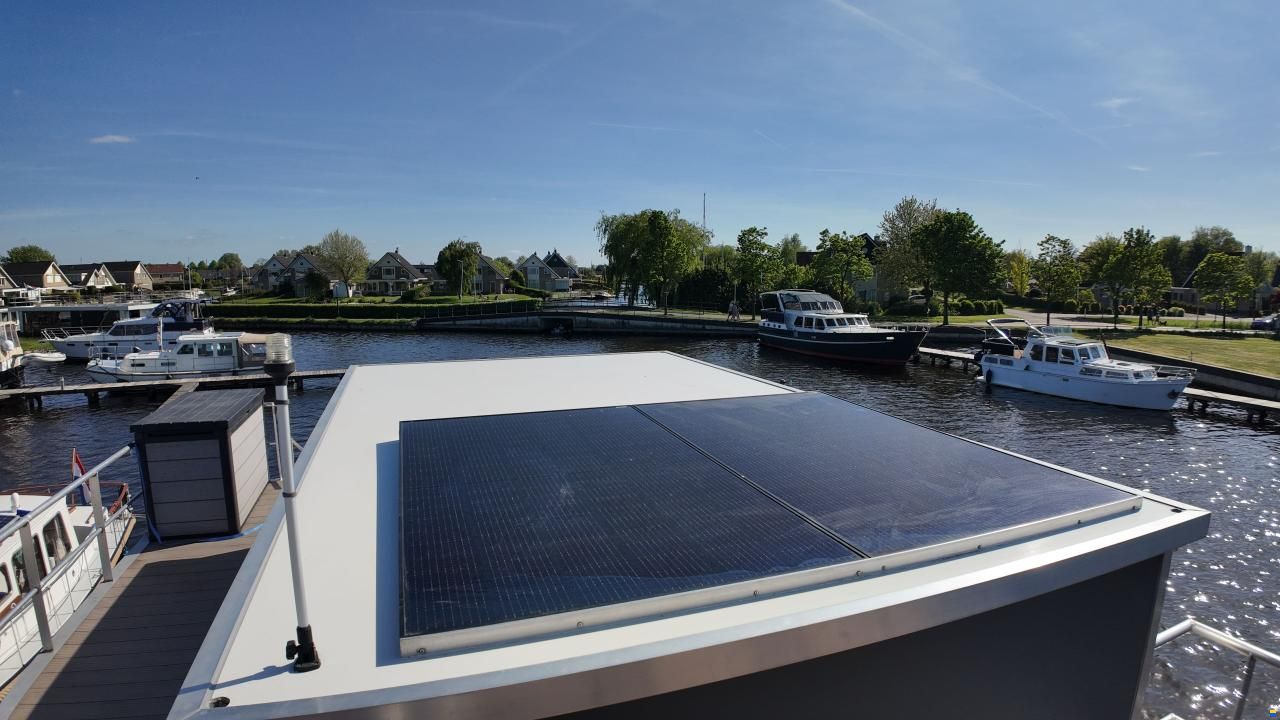 DL-Boats Houseboat