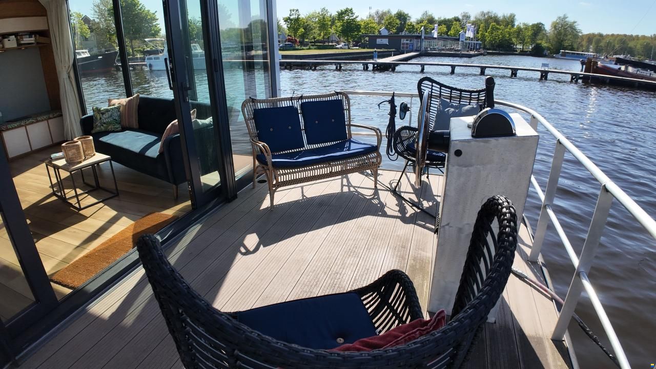 DL-Boats Houseboat