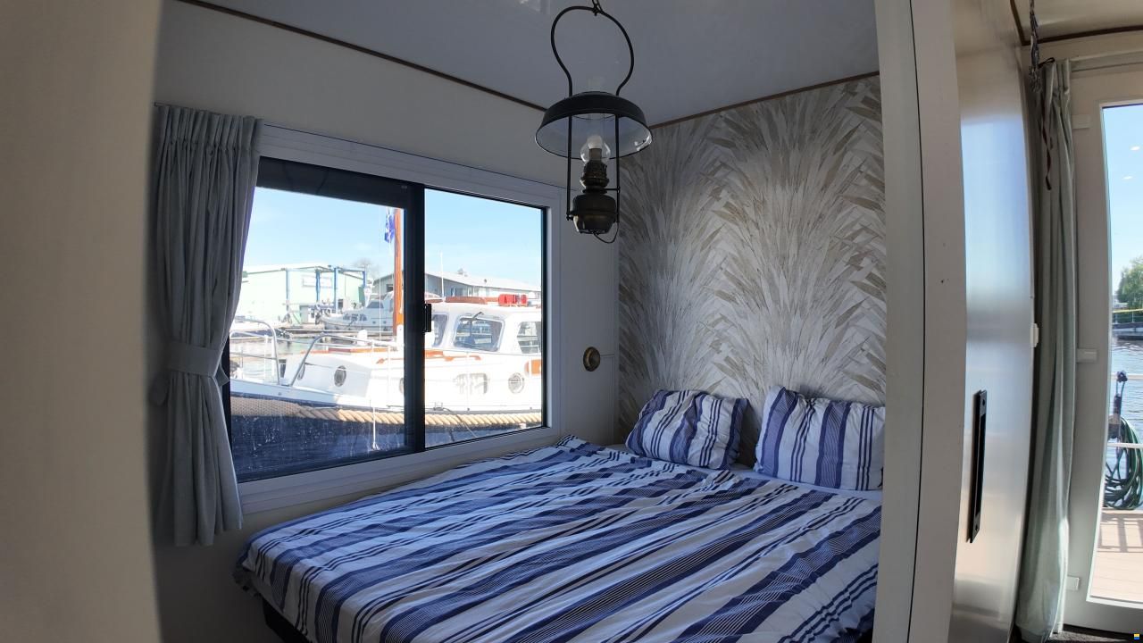 DL-Boats Houseboat