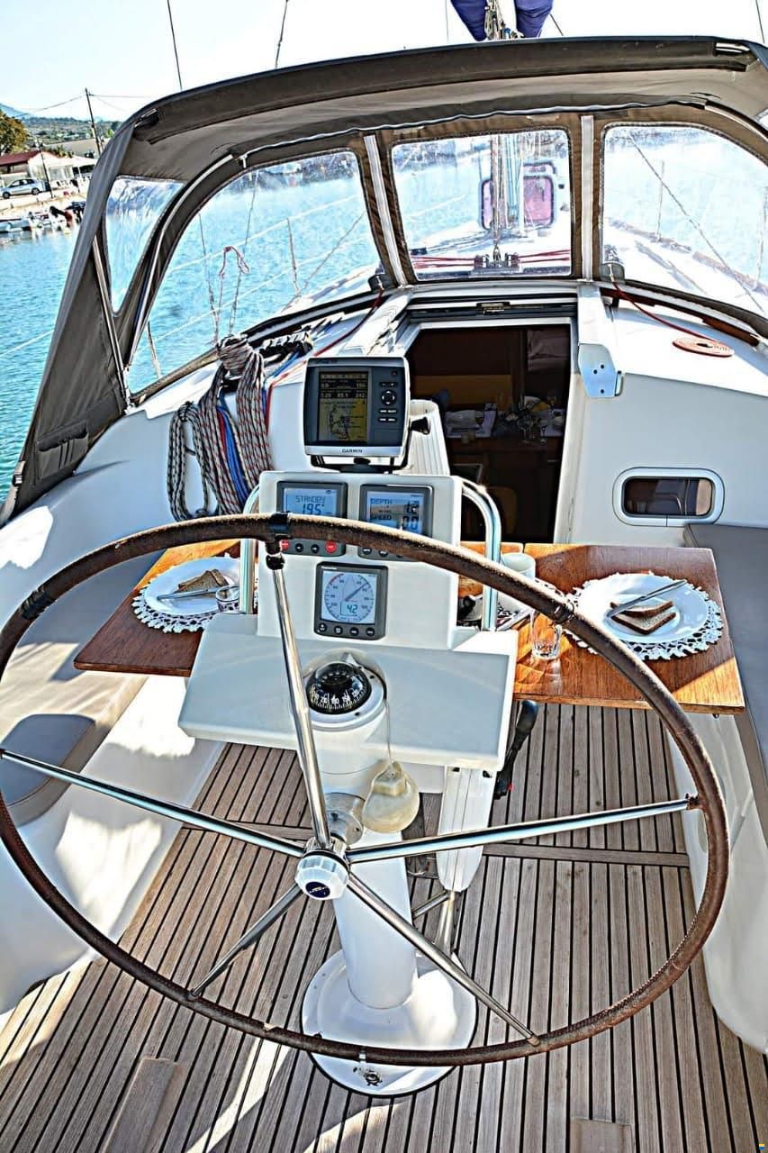 Beneteau Oceanis 37