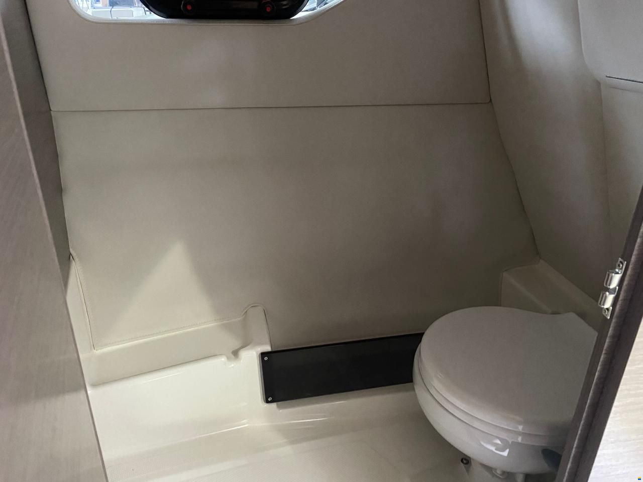 Bayliner VR6COB
