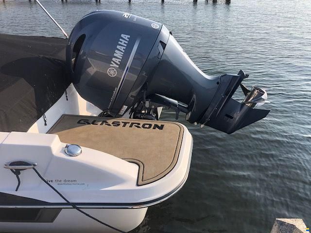 Glastron GT 200 &ndash; Med Yamaha 200 HK &ndash; Kl