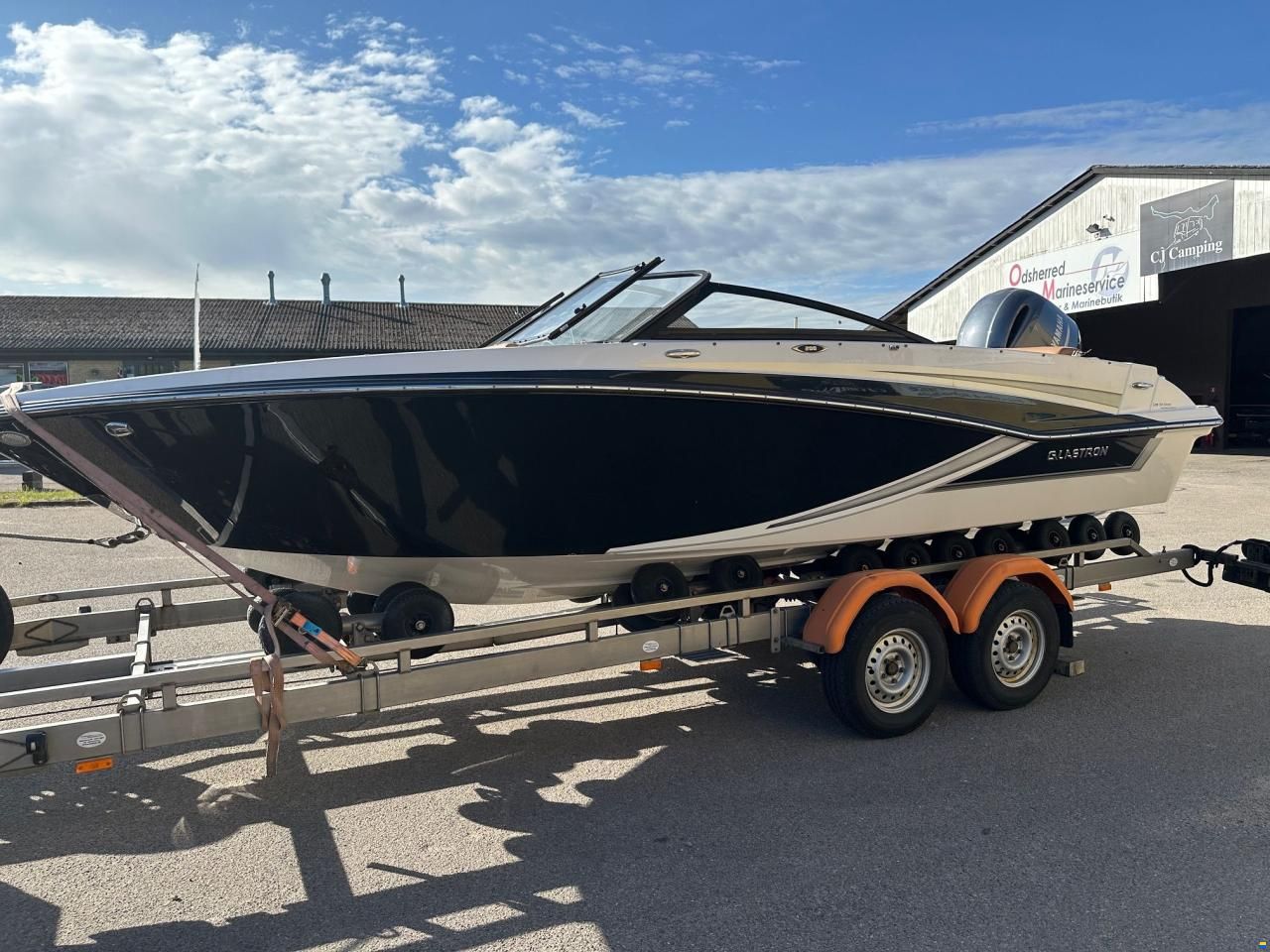 Glastron GT 200 &ndash; Med Yamaha 200 HK &ndash; Kl