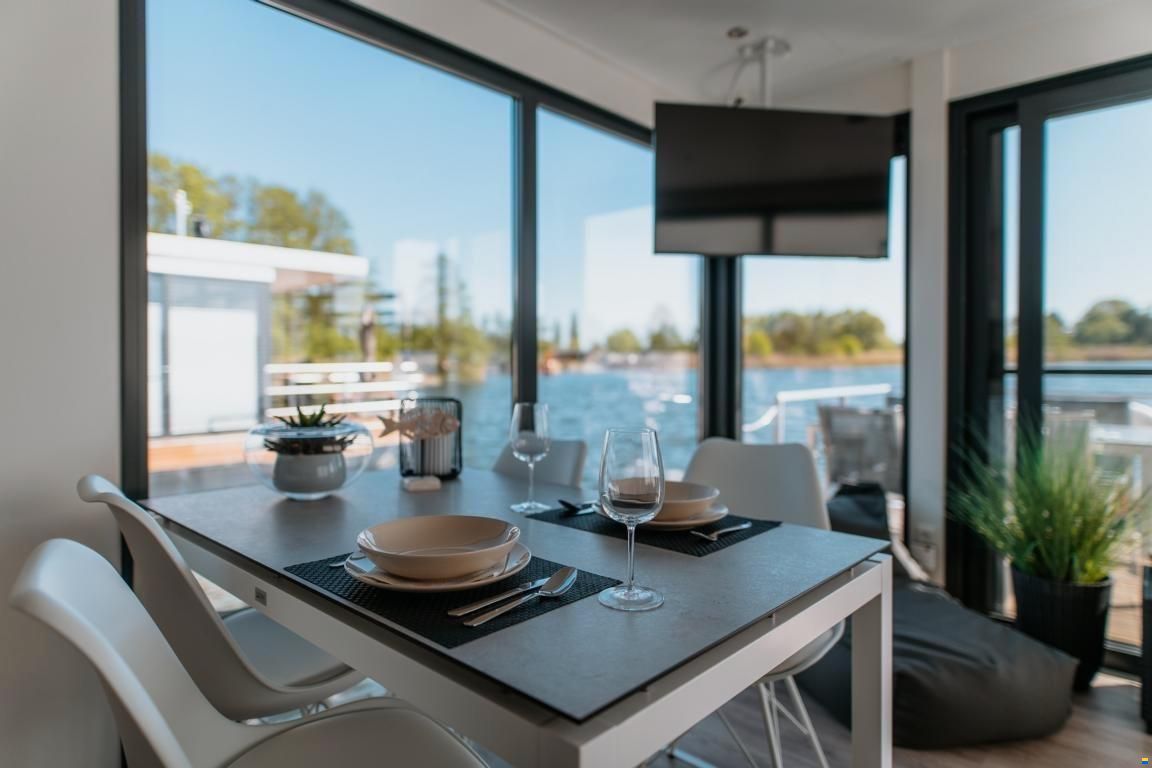 Exklusive Ferienwohnung auf dem Wasser