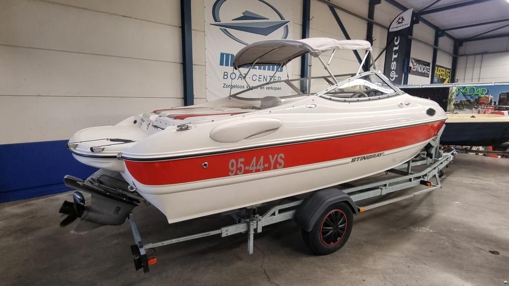 Stingray 205 CX 5.0 MPI met trailer en slechts 14