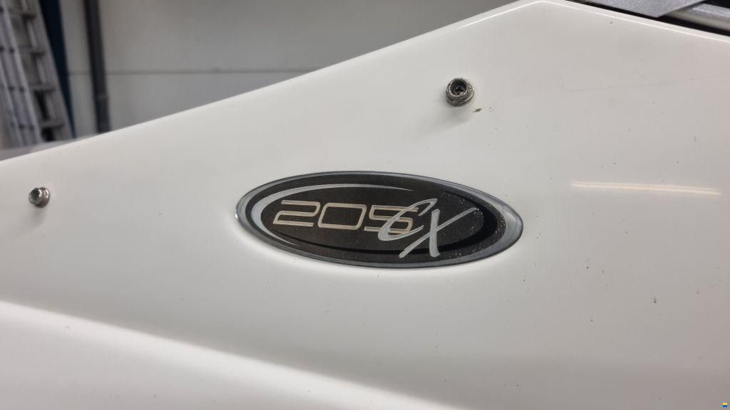 Stingray 205 CX 5.0 MPI met trailer en slechts 14