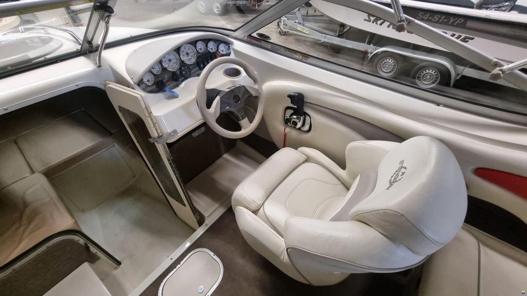 Stingray 205 CX 5.0 MPI met trailer en slechts 14