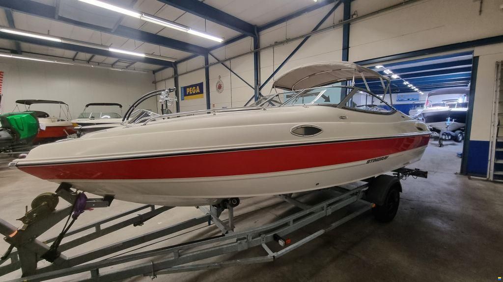 Stingray 205 CX 5.0 MPI met trailer en slechts 14