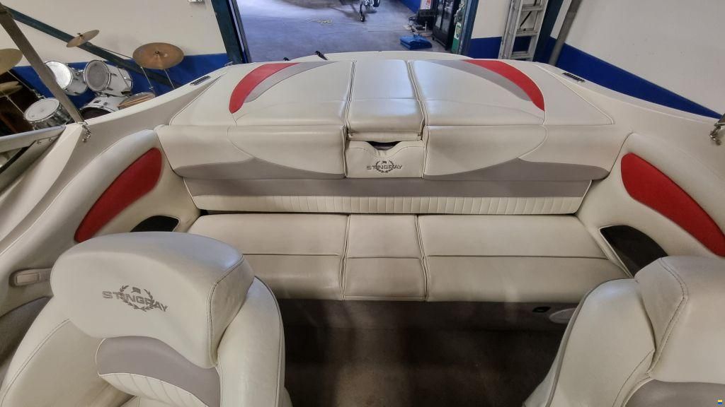 Stingray 205 CX 5.0 MPI met trailer en slechts 14