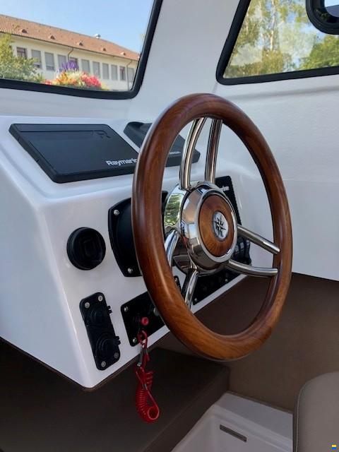 The Captains Fisher 660