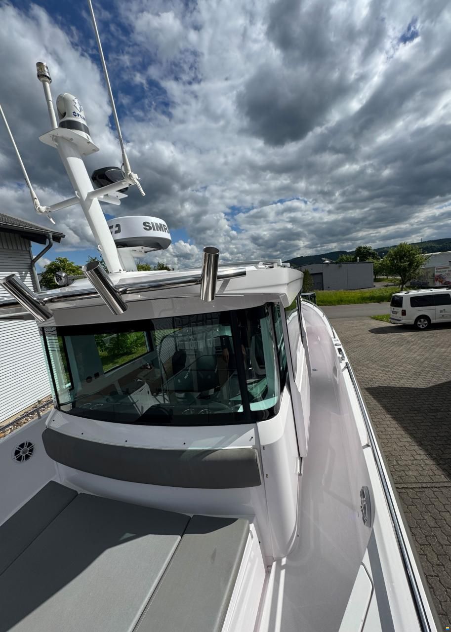 Axopar 37 Cross Cabin