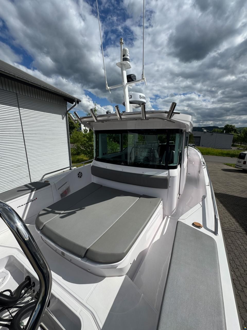 Axopar 37 Cross Cabin